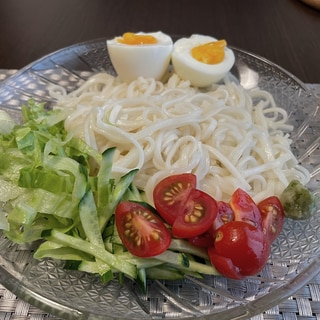 (⋈◍＞◡＜◍)。✧♡女子力高め！サラダうどん！